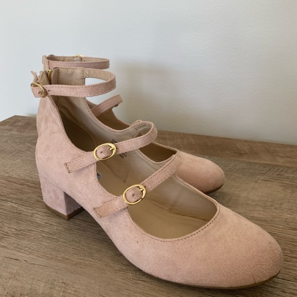 Women’s Low Pink Heels - Picture 6 of 15
